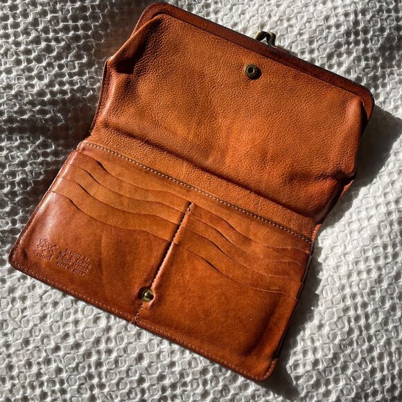 Il Bisonte brass closure clutch wallet - Picture 3 of 6